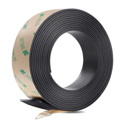 Flexibles Neodymium-Magnetband 30x1,5 mm mit Dauerklebstoff und Schneidservice