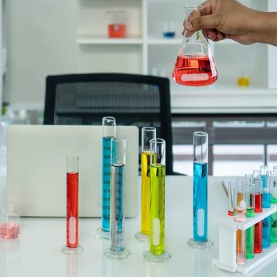 Laborversuch Magnetische Mischbar mit zylindrischer Form und Industriemagnet
