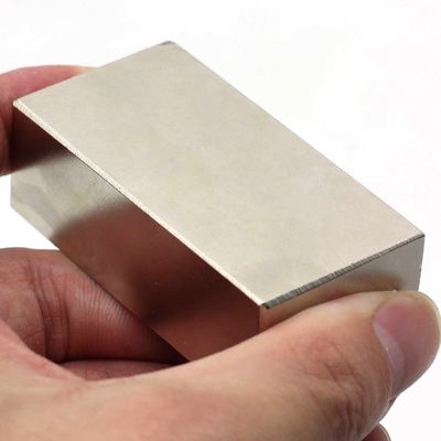Maximale Arbeitstemperatur 60°C NdFeB-Magnet N52 Superstarker Block 50x25x10mm Neodym