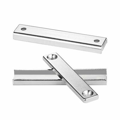 Permanenter Neodymium-Kanal-Befestigungsmagnet mit Counter-Sunk-Löchern und Kunststoff-Abstandshalter