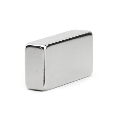 40*20*10mm N52 Neodym-Blockmagnet mit Achsmagnetismusrichtung und ±1% Toleranz