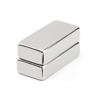 40*20*10mm N52 Neodym-Blockmagnet mit Achsmagnetismusrichtung und ±1% Toleranz