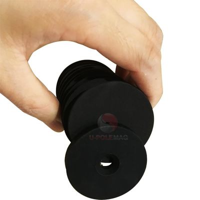 Einfach zu installieren D43 D66 D88mm Gummibeschichteter POT-Montagemagnet mit inneren Faden