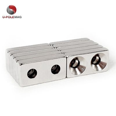 N45 Quadratblock-Gegensunken-Loch-Magnet in helles Silber Sinterneodym-Material