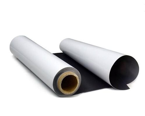 Flexible Magnetpapierrolle aus Gummi mit Klebstoff für eine starke und langlebige Bindung