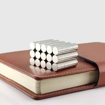 Nickelbeschichtung N52 Neodym-Disc-Magnet mit ±3% Toleranz und individueller Festigkeit