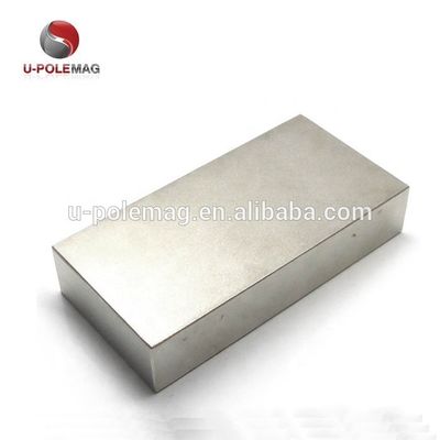 Hauptmaterialien NdFeB-Magnet 100mm Dreipolige Riesenblock für präzise Anwendungen