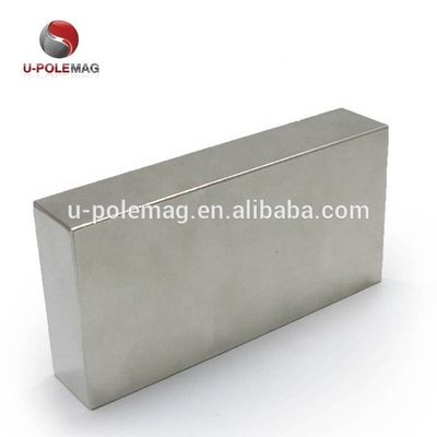 Hauptmaterialien NdFeB-Magnet 100mm Dreipolige Riesenblock für präzise Anwendungen