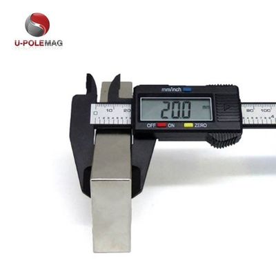 Hauptmaterialien NdFeB-Magnet 100mm Dreipolige Riesenblock für präzise Anwendungen