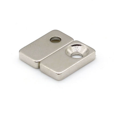 Magnetisierte Richtung N35 Stärker Neodym-Seltene Erden-Block Gegensunkener Magnet