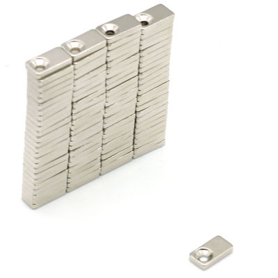 Magnetisierte Richtung N35 Stärker Neodym-Seltene Erden-Block Gegensunkener Magnet