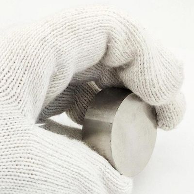 7.4g/cm3 Dichte Seltene Erden Permanent gegossener AlNiCo Rundzylindermagnet für Kabelknopf