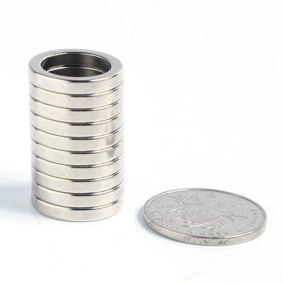 Industrie N52 NdFeB-Magnet mit Lochring Neodym-Magnet Toleranz ±0,05 Dauerhaft