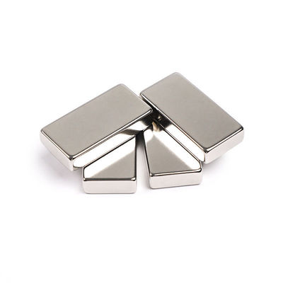Stärke Magnetismusrichtung N52 NdFeB-Block Neodym-Magnet für Industriezwecke