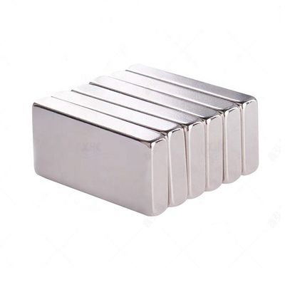 Rechteckiger dünner Magnet 20x10x3mm 3,3 kg Kraft für maximale Arbeitstemperatur 80 Grad